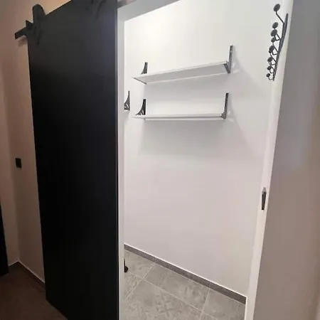 The Tower - Lovely @ Royal Towers Apartment